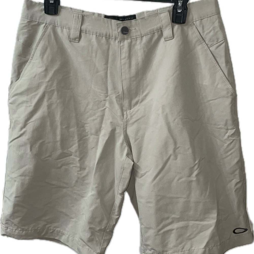 Oakley Men's 33 Khaki Golf Performance Flat Front Stretch Chino Shorts